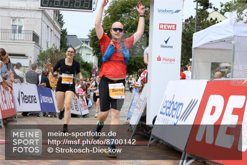 31.08.2025 - 21. Blankeneser Heldenlauf Strokosch-Dieckow http://msf.ph/oto/8700142 31.08.2025 12:40:19 Ziel 5077, 5449, 5693, 5166, 5645, 5327 meine-sportfotos.de