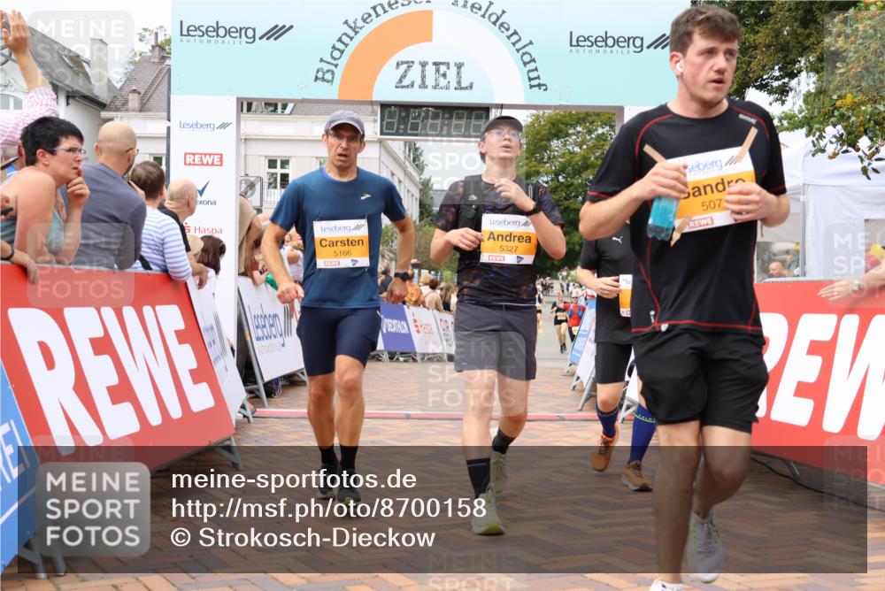 31.08.2025 - 21. Blankeneser Heldenlauf Strokosch-Dieckow http://msf.ph/oto/8700158 31.08.2025 12:40:13 Ziel 5077, 5343, 5693, 5166, 5327, 4317 meine-sportfotos.de