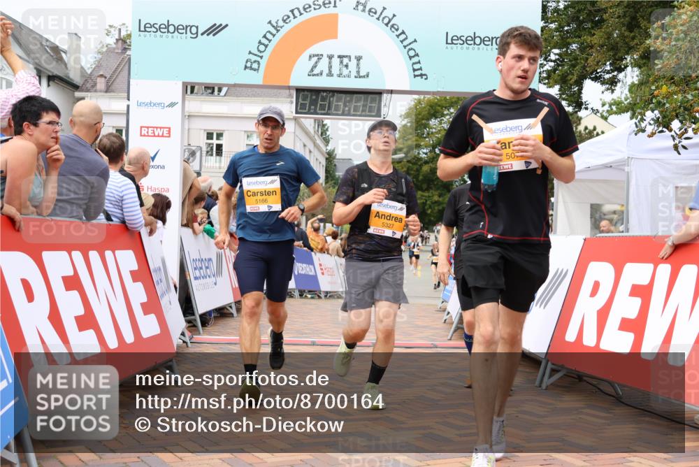 31.08.2025 - 21. Blankeneser Heldenlauf Strokosch-Dieckow http://msf.ph/oto/8700164 31.08.2025 12:40:12 Ziel 5077, 5343, 5528, 5693, 5166, 5327, 4317 meine-sportfotos.de