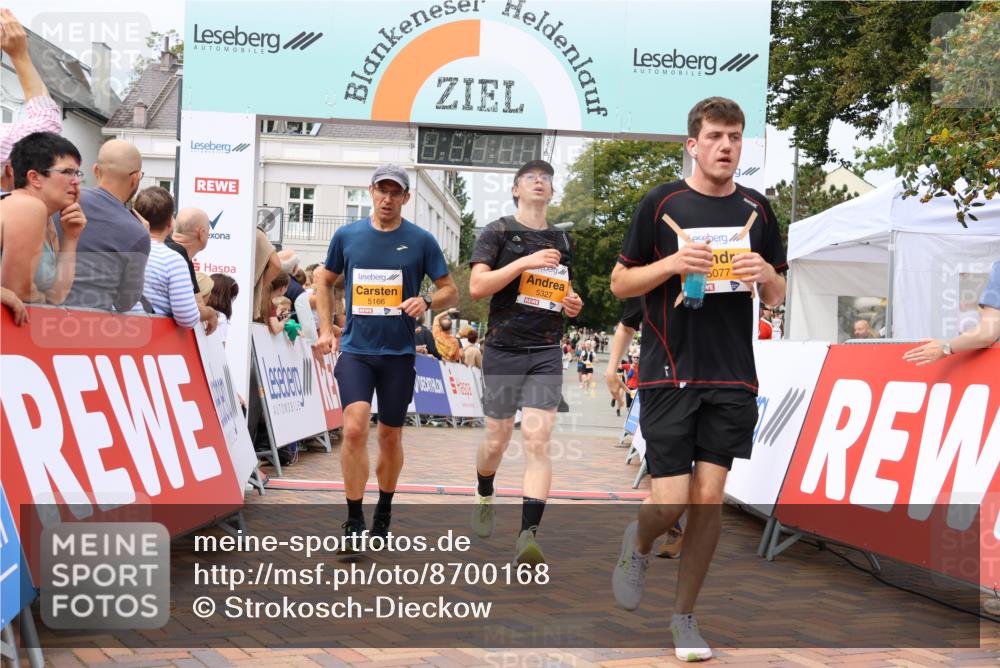31.08.2025 - 21. Blankeneser Heldenlauf Strokosch-Dieckow http://msf.ph/oto/8700168 31.08.2025 12:40:12 Ziel 5077, 5343, 5528, 5693, 5166, 5327, 4317 meine-sportfotos.de