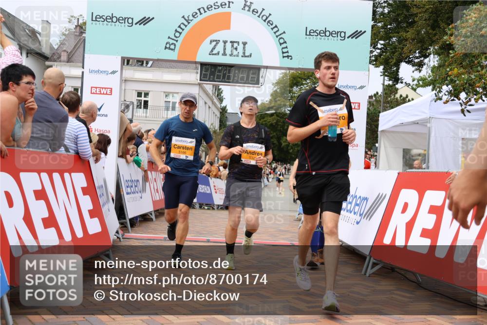 31.08.2025 - 21. Blankeneser Heldenlauf Strokosch-Dieckow http://msf.ph/oto/8700174 31.08.2025 12:40:12 Ziel 5077, 5343, 5528, 5693, 5166, 5327, 4317 meine-sportfotos.de