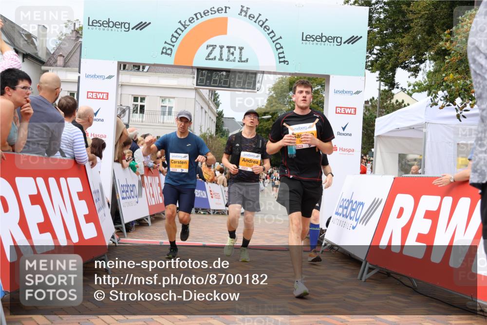 31.08.2025 - 21. Blankeneser Heldenlauf Strokosch-Dieckow http://msf.ph/oto/8700182 31.08.2025 12:40:12 Ziel 5077, 5343, 5528, 5693, 5166, 5327, 4317 meine-sportfotos.de