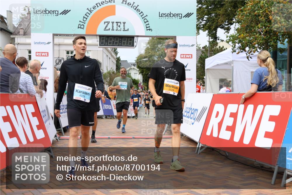 31.08.2025 - 21. Blankeneser Heldenlauf Strokosch-Dieckow http://msf.ph/oto/8700194 31.08.2025 12:40:06 Ziel 5756, 5343, 5528, 4378, 4317 meine-sportfotos.de