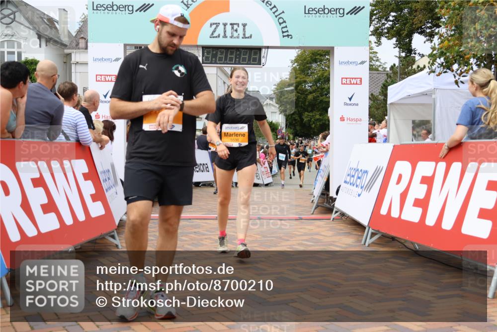 31.08.2025 - 21. Blankeneser Heldenlauf Strokosch-Dieckow http://msf.ph/oto/8700210 31.08.2025 12:39:57 Ziel 5838, 5756, 5538 meine-sportfotos.de