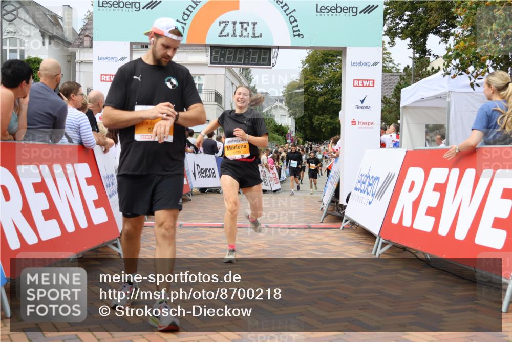 31.08.2025 - 21. Blankeneser Heldenlauf Strokosch-Dieckow http://msf.ph/oto/8700218 31.08.2025 12:39:57 Ziel 5838, 5756, 5538 meine-sportfotos.de