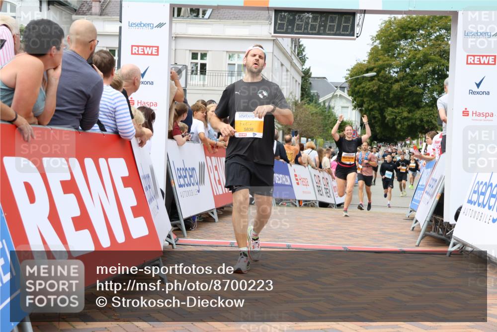 31.08.2025 - 21. Blankeneser Heldenlauf Strokosch-Dieckow http://msf.ph/oto/8700223 31.08.2025 12:39:54 Ziel 5838, 5538 meine-sportfotos.de