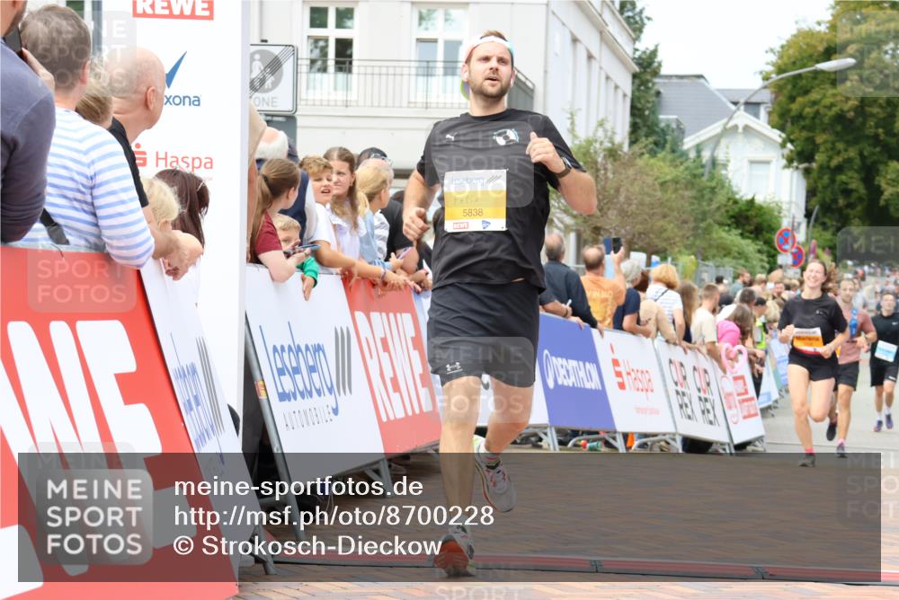 31.08.2025 - 21. Blankeneser Heldenlauf Strokosch-Dieckow http://msf.ph/oto/8700228 31.08.2025 12:39:53 Ziel 5838, 5538 meine-sportfotos.de
