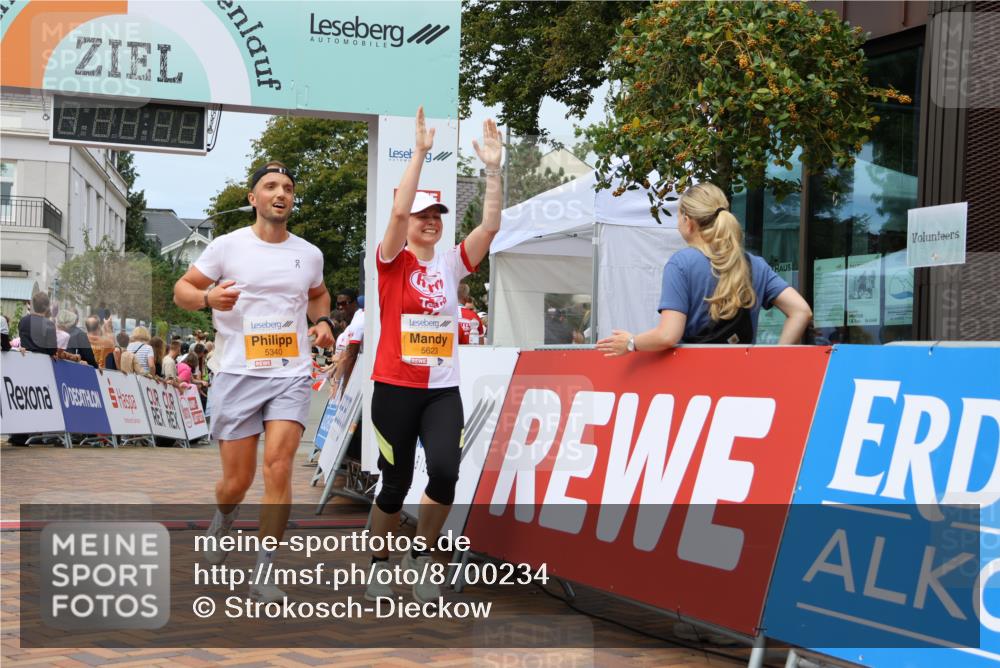 31.08.2025 - 21. Blankeneser Heldenlauf Strokosch-Dieckow http://msf.ph/oto/8700234 31.08.2025 12:39:43 Ziel 5340, 5659, 5623 meine-sportfotos.de