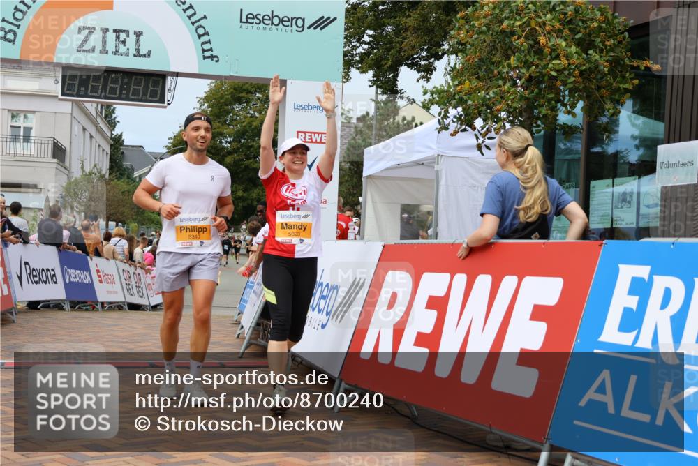 31.08.2025 - 21. Blankeneser Heldenlauf Strokosch-Dieckow http://msf.ph/oto/8700240 31.08.2025 12:39:43 Ziel 5340, 5659, 5623 meine-sportfotos.de