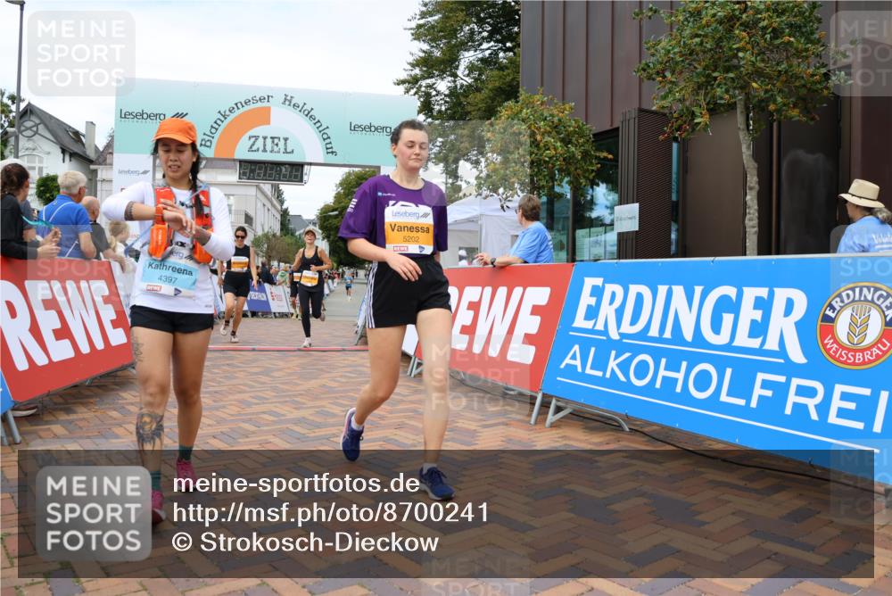 31.08.2025 - 21. Blankeneser Heldenlauf Strokosch-Dieckow http://msf.ph/oto/8700241 31.08.2025 12:52:09 Ziel 5202, 5760, 5761, 5419, 4397 meine-sportfotos.de