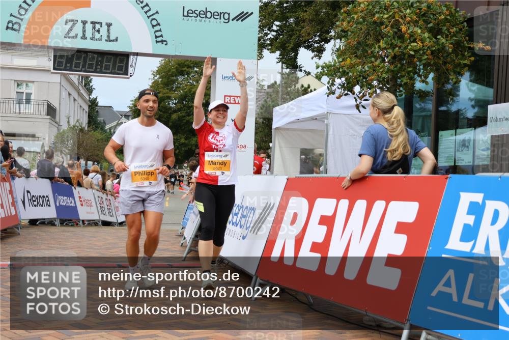 31.08.2025 - 21. Blankeneser Heldenlauf Strokosch-Dieckow http://msf.ph/oto/8700242 31.08.2025 12:39:43 Ziel 5340, 5659, 5623 meine-sportfotos.de