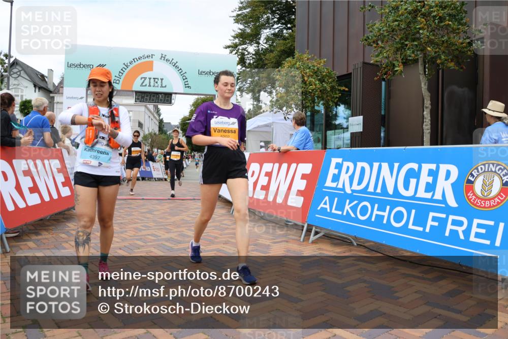 31.08.2025 - 21. Blankeneser Heldenlauf Strokosch-Dieckow http://msf.ph/oto/8700243 31.08.2025 12:52:09 Ziel 5202, 5760, 5761, 5419, 4397 meine-sportfotos.de