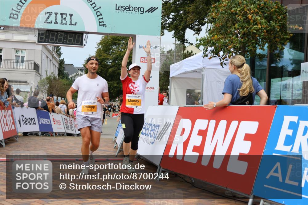 31.08.2025 - 21. Blankeneser Heldenlauf Strokosch-Dieckow http://msf.ph/oto/8700244 31.08.2025 12:39:43 Ziel 5340, 5659, 5623 meine-sportfotos.de