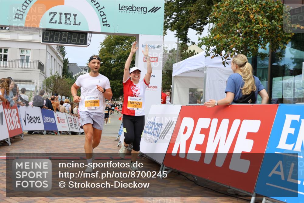 31.08.2025 - 21. Blankeneser Heldenlauf Strokosch-Dieckow http://msf.ph/oto/8700245 31.08.2025 12:39:43 Ziel 5340, 5659, 5623 meine-sportfotos.de