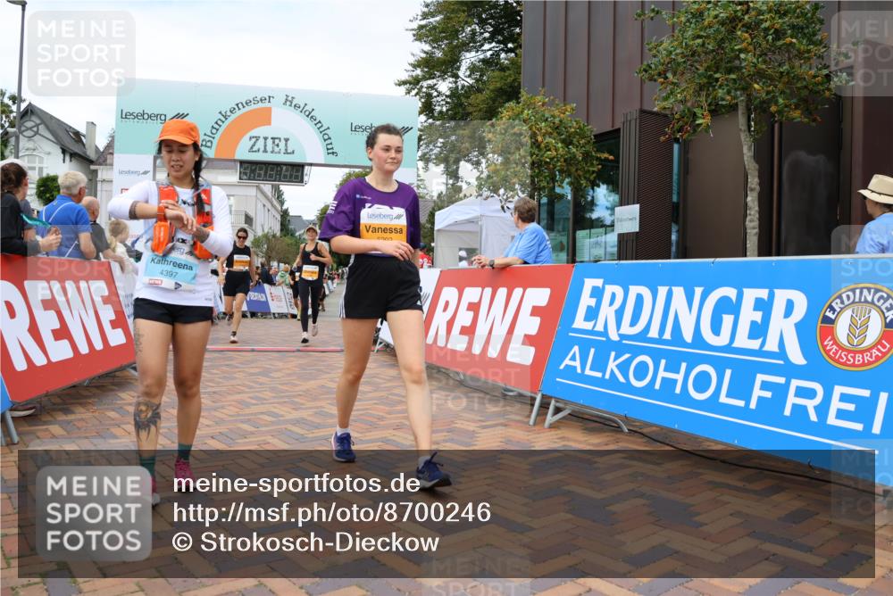 31.08.2025 - 21. Blankeneser Heldenlauf Strokosch-Dieckow http://msf.ph/oto/8700246 31.08.2025 12:52:08 Ziel 5202, 5760, 5761, 5419, 4397 meine-sportfotos.de