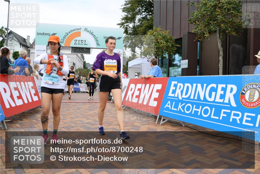 31.08.2025 - 21. Blankeneser Heldenlauf Strokosch-Dieckow http://msf.ph/oto/8700248 31.08.2025 12:52:08 Ziel 5202, 5760, 5761, 5419, 4397 meine-sportfotos.de