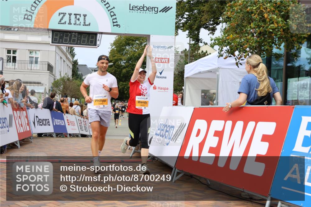 31.08.2025 - 21. Blankeneser Heldenlauf Strokosch-Dieckow http://msf.ph/oto/8700249 31.08.2025 12:39:42 Ziel 5340, 5659, 5623 meine-sportfotos.de