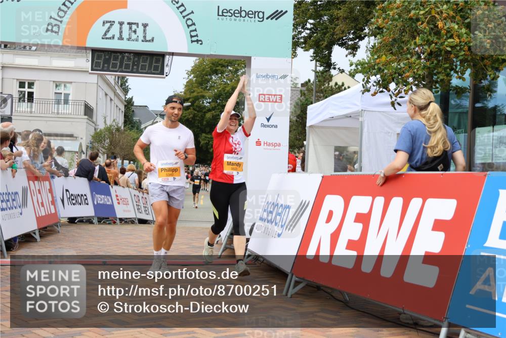 31.08.2025 - 21. Blankeneser Heldenlauf Strokosch-Dieckow http://msf.ph/oto/8700251 31.08.2025 12:39:42 Ziel 5340, 5659, 5623 meine-sportfotos.de
