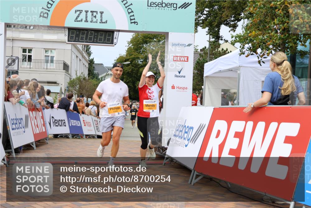 31.08.2025 - 21. Blankeneser Heldenlauf Strokosch-Dieckow http://msf.ph/oto/8700254 31.08.2025 12:39:42 Ziel 5340, 5659, 5623 meine-sportfotos.de