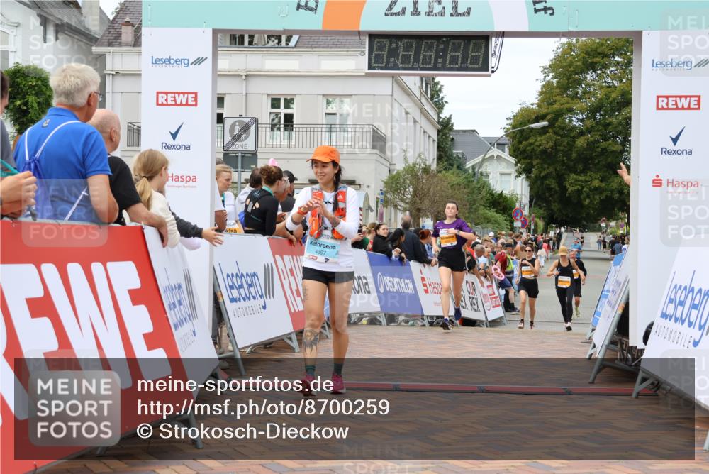 31.08.2025 - 21. Blankeneser Heldenlauf Strokosch-Dieckow http://msf.ph/oto/8700259 31.08.2025 12:52:03 Ziel 5202, 5455, 4397 meine-sportfotos.de
