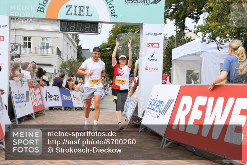 31.08.2025 - 21. Blankeneser Heldenlauf Strokosch-Dieckow http://msf.ph/oto/8700260 31.08.2025 12:39:42 Ziel 5340, 5659, 5623 meine-sportfotos.de