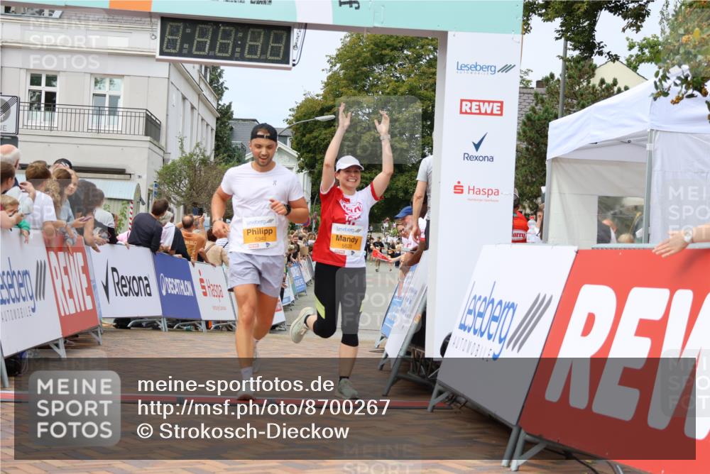 31.08.2025 - 21. Blankeneser Heldenlauf Strokosch-Dieckow http://msf.ph/oto/8700267 31.08.2025 12:39:42 Ziel 5340, 5659, 5623 meine-sportfotos.de