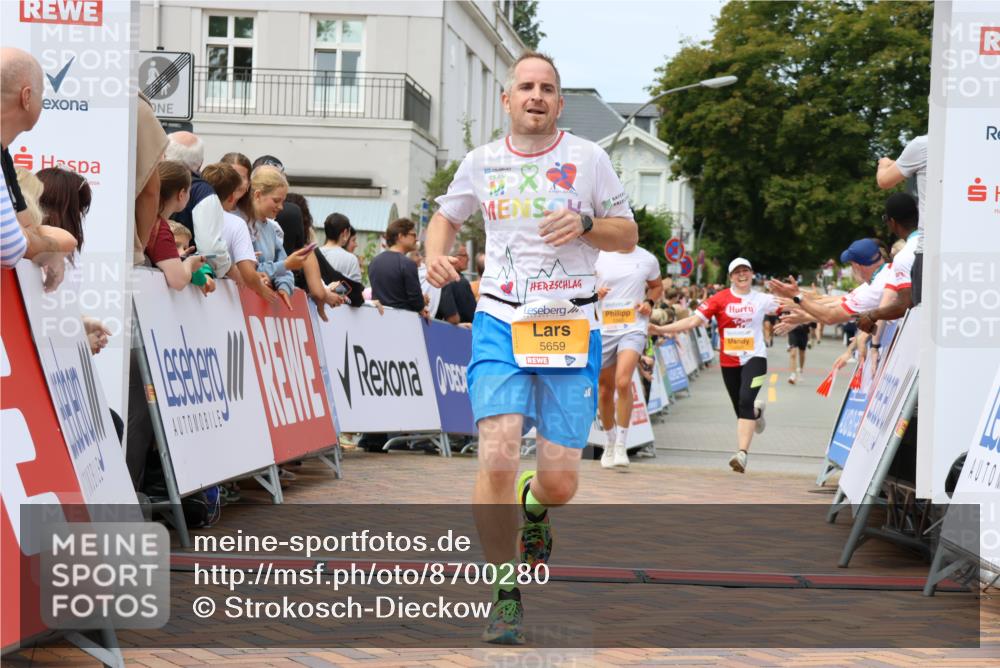 31.08.2025 - 21. Blankeneser Heldenlauf Strokosch-Dieckow http://msf.ph/oto/8700280 31.08.2025 12:39:39 Ziel 5340, 5659, 5623 meine-sportfotos.de