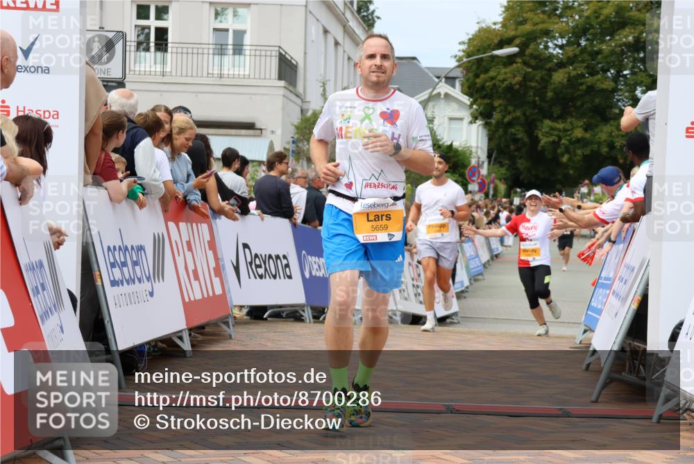 31.08.2025 - 21. Blankeneser Heldenlauf Strokosch-Dieckow http://msf.ph/oto/8700286 31.08.2025 12:39:39 Ziel 5340, 5659, 5623 meine-sportfotos.de