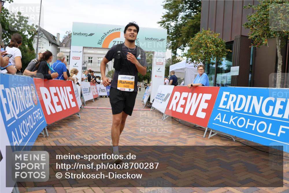 31.08.2025 - 21. Blankeneser Heldenlauf Strokosch-Dieckow http://msf.ph/oto/8700287 31.08.2025 12:51:57 Ziel 5396, 5397, 5455 meine-sportfotos.de