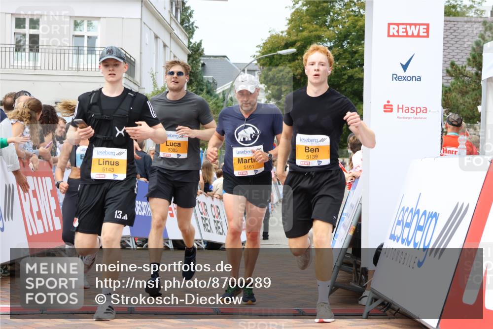31.08.2025 - 21. Blankeneser Heldenlauf Strokosch-Dieckow http://msf.ph/oto/8700289 31.08.2025 12:39:21 Ziel 5385, 5143, 5139, 5161, 4194 meine-sportfotos.de