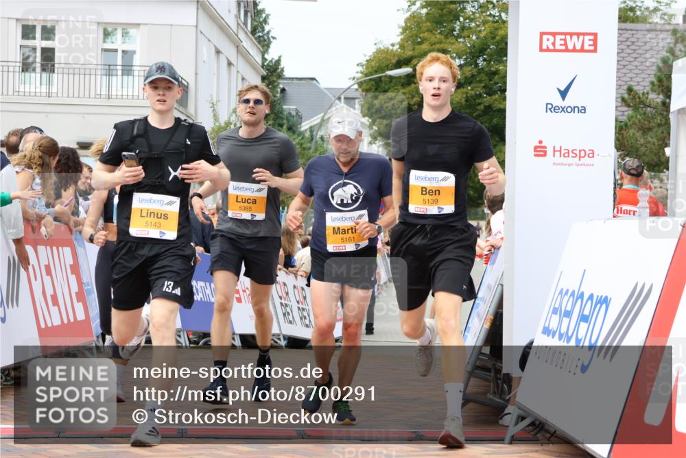 31.08.2025 - 21. Blankeneser Heldenlauf Strokosch-Dieckow http://msf.ph/oto/8700291 31.08.2025 12:39:21 Ziel 5385, 5143, 5139, 5161, 4194 meine-sportfotos.de