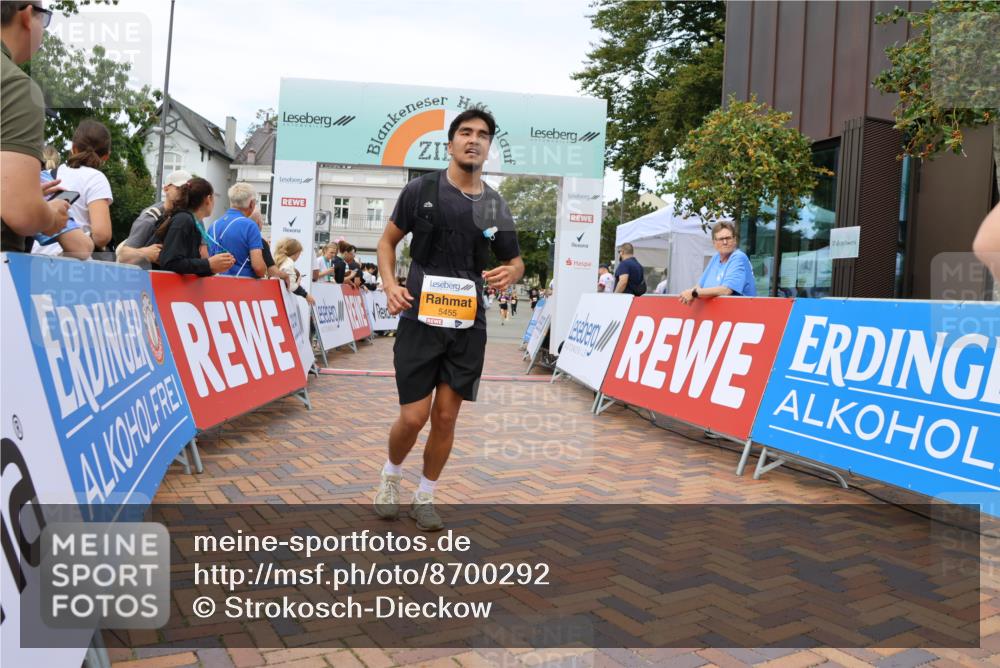 31.08.2025 - 21. Blankeneser Heldenlauf Strokosch-Dieckow http://msf.ph/oto/8700292 31.08.2025 12:51:57 Ziel 5396, 5397, 5455 meine-sportfotos.de