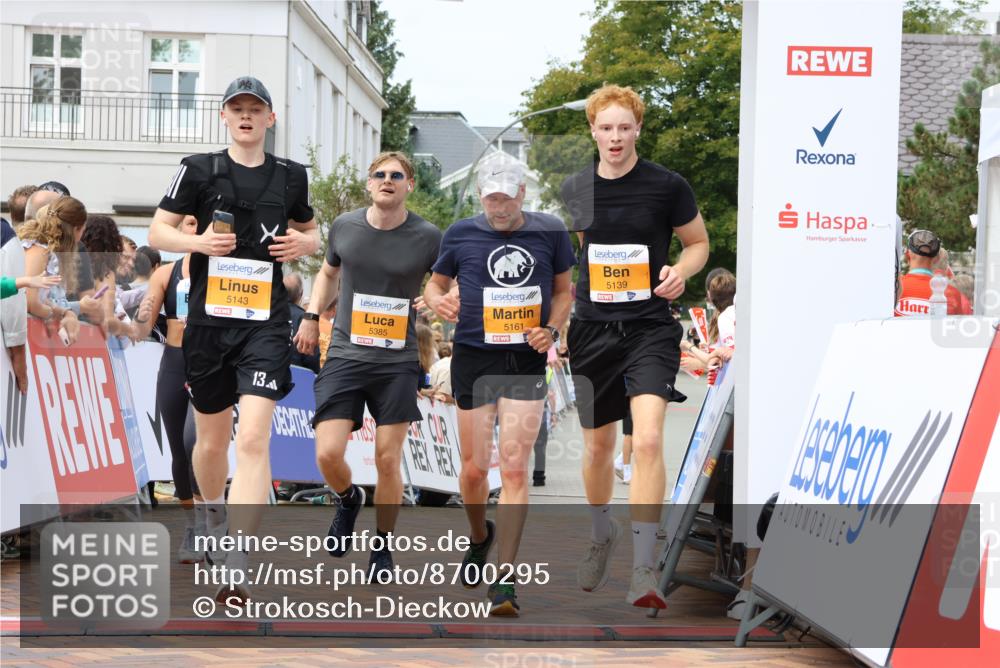 31.08.2025 - 21. Blankeneser Heldenlauf Strokosch-Dieckow http://msf.ph/oto/8700295 31.08.2025 12:39:21 Ziel 5385, 5143, 5139, 5161, 4194 meine-sportfotos.de