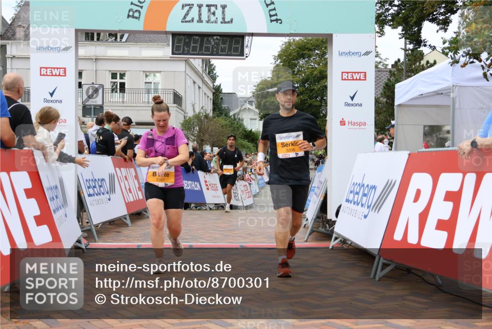 31.08.2025 - 21. Blankeneser Heldenlauf Strokosch-Dieckow http://msf.ph/oto/8700301 31.08.2025 12:51:52 Ziel 5396, 5397, 5455 meine-sportfotos.de