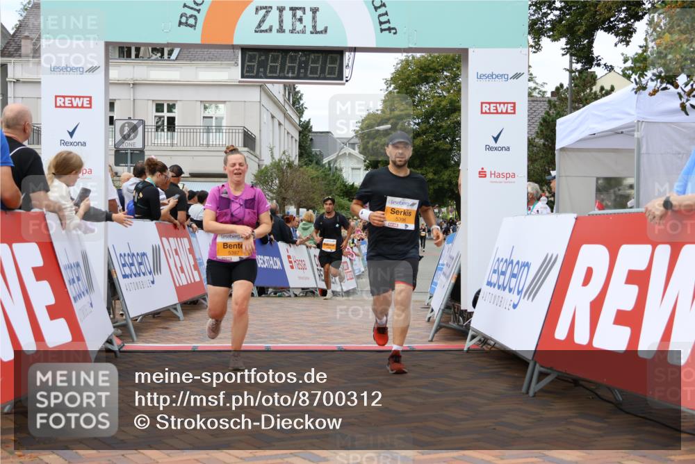 31.08.2025 - 21. Blankeneser Heldenlauf Strokosch-Dieckow http://msf.ph/oto/8700312 31.08.2025 12:51:51 Ziel 5396, 5397, 5455 meine-sportfotos.de