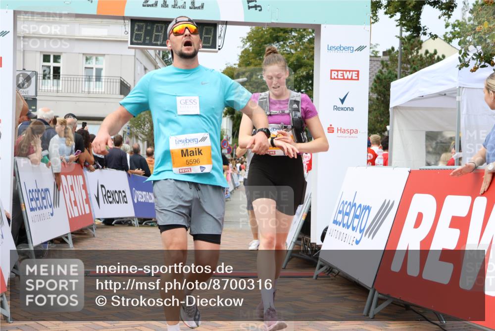31.08.2025 - 21. Blankeneser Heldenlauf Strokosch-Dieckow http://msf.ph/oto/8700316 31.08.2025 12:39:06 Ziel 5222, 5596, 5635, 5225, 4341 meine-sportfotos.de