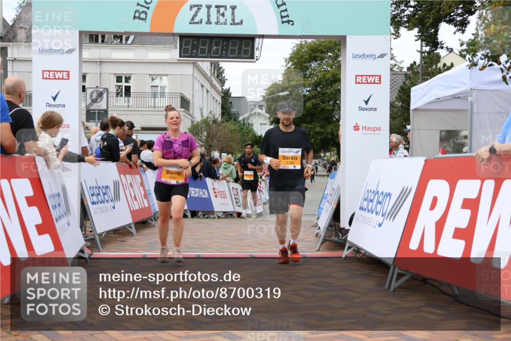 31.08.2025 - 21. Blankeneser Heldenlauf Strokosch-Dieckow http://msf.ph/oto/8700319 31.08.2025 12:51:51 Ziel 5396, 5397, 5455 meine-sportfotos.de