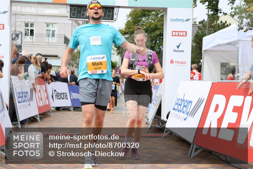 31.08.2025 - 21. Blankeneser Heldenlauf Strokosch-Dieckow http://msf.ph/oto/8700320 31.08.2025 12:39:06 Ziel 5222, 5596, 5635, 5225, 4341 meine-sportfotos.de