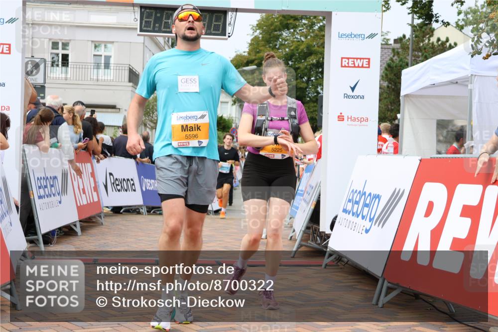 31.08.2025 - 21. Blankeneser Heldenlauf Strokosch-Dieckow http://msf.ph/oto/8700322 31.08.2025 12:39:06 Ziel 5222, 5596, 5635, 5225, 4341 meine-sportfotos.de