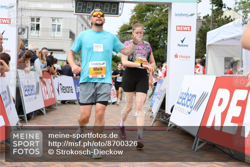 31.08.2025 - 21. Blankeneser Heldenlauf Strokosch-Dieckow http://msf.ph/oto/8700326 31.08.2025 12:39:06 Ziel 5222, 5596, 5635, 5225, 4341 meine-sportfotos.de