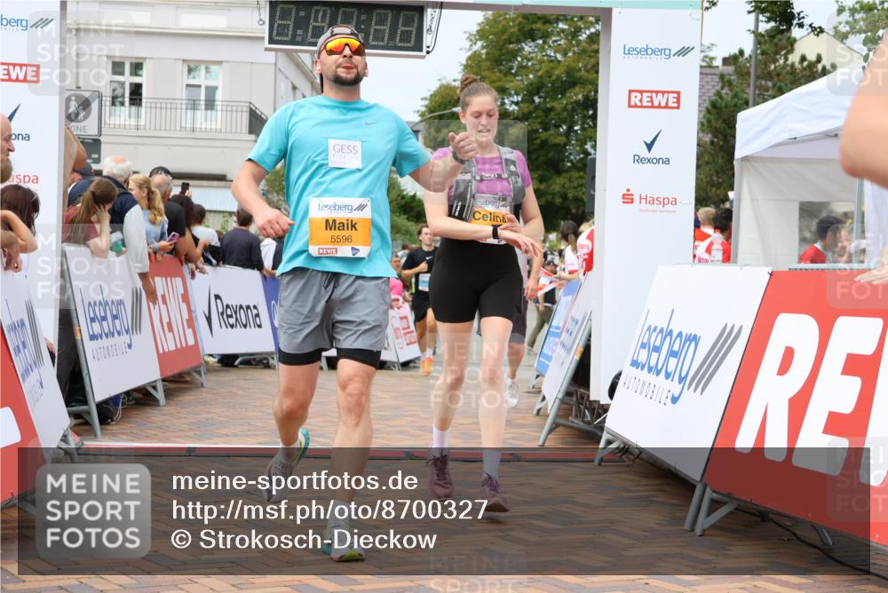 31.08.2025 - 21. Blankeneser Heldenlauf Strokosch-Dieckow http://msf.ph/oto/8700327 31.08.2025 12:39:06 Ziel 5222, 5596, 5635, 5225, 4341 meine-sportfotos.de