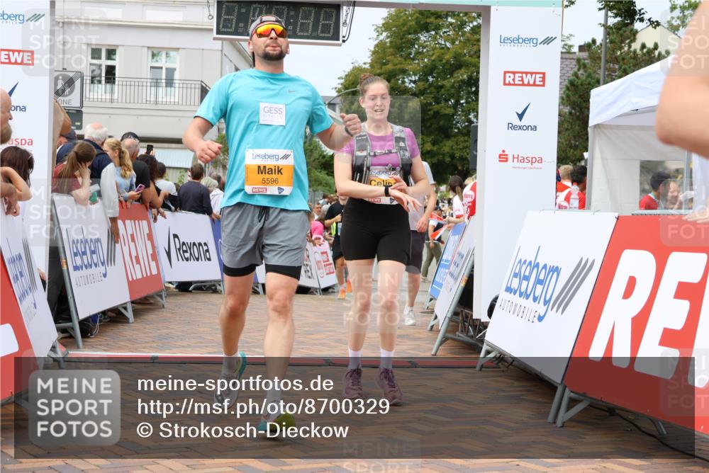 31.08.2025 - 21. Blankeneser Heldenlauf Strokosch-Dieckow http://msf.ph/oto/8700329 31.08.2025 12:39:06 Ziel 5222, 5596, 5635, 5225, 4341 meine-sportfotos.de