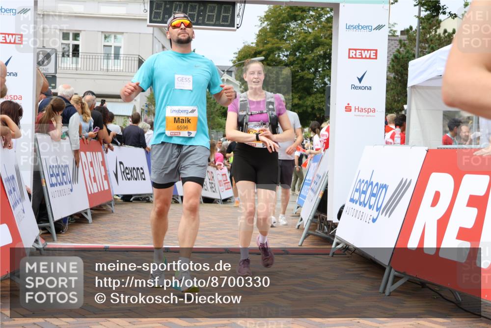 31.08.2025 - 21. Blankeneser Heldenlauf Strokosch-Dieckow http://msf.ph/oto/8700330 31.08.2025 12:39:06 Ziel 5222, 5596, 5635, 5225, 4341 meine-sportfotos.de