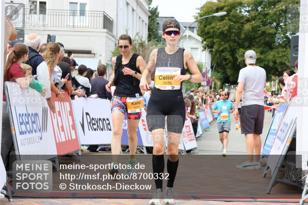 31.08.2025 - 21. Blankeneser Heldenlauf Strokosch-Dieckow http://msf.ph/oto/8700332 31.08.2025 12:38:59 Ziel 5432, 5222, 5635 meine-sportfotos.de