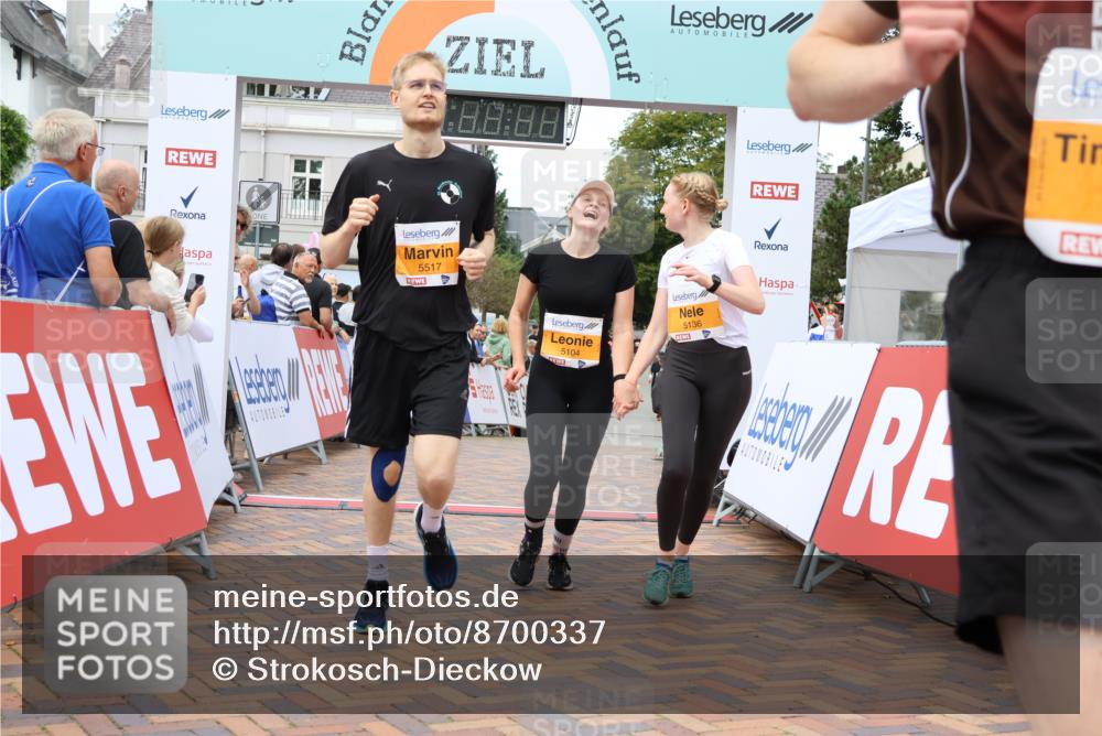 31.08.2025 - 21. Blankeneser Heldenlauf Strokosch-Dieckow http://msf.ph/oto/8700337 31.08.2025 12:51:43 Ziel 5104, 5136, 5007, 5034, 5518, 5517 meine-sportfotos.de