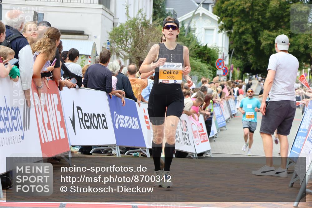 31.08.2025 - 21. Blankeneser Heldenlauf Strokosch-Dieckow http://msf.ph/oto/8700342 31.08.2025 12:38:58 Ziel 5432, 5222, 5378, 5635 meine-sportfotos.de