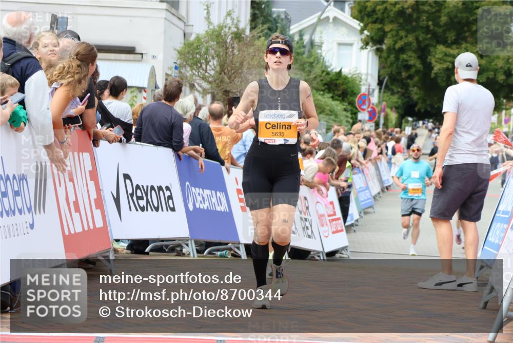 31.08.2025 - 21. Blankeneser Heldenlauf Strokosch-Dieckow http://msf.ph/oto/8700344 31.08.2025 12:38:58 Ziel 5432, 5222, 5378, 5635 meine-sportfotos.de