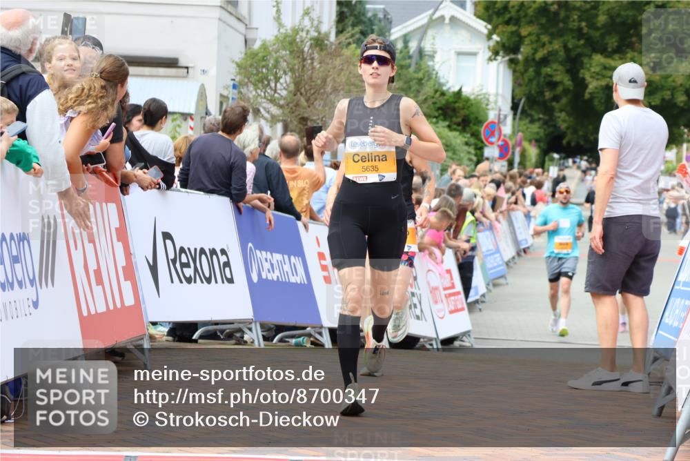 31.08.2025 - 21. Blankeneser Heldenlauf Strokosch-Dieckow http://msf.ph/oto/8700347 31.08.2025 12:38:58 Ziel 5432, 5222, 5378, 5635 meine-sportfotos.de
