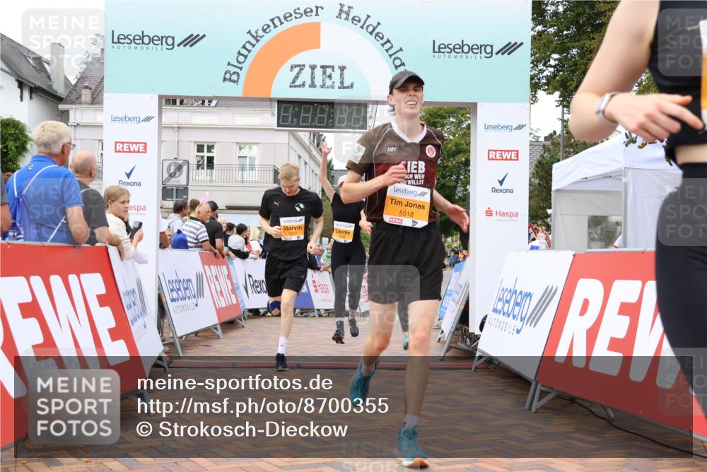 31.08.2025 - 21. Blankeneser Heldenlauf Strokosch-Dieckow http://msf.ph/oto/8700355 31.08.2025 12:51:41 Ziel 5104, 5136, 5007, 5034, 5518, 5517 meine-sportfotos.de
