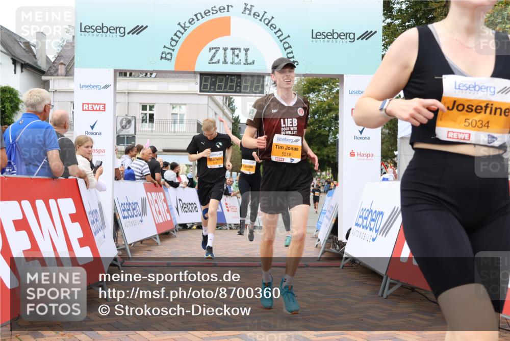 31.08.2025 - 21. Blankeneser Heldenlauf Strokosch-Dieckow http://msf.ph/oto/8700360 31.08.2025 12:51:41 Ziel 5104, 5136, 5007, 5034, 5518, 5517 meine-sportfotos.de